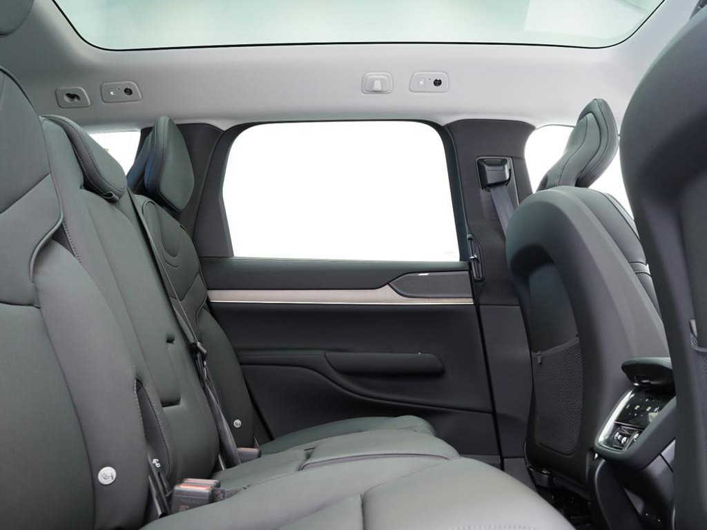 Volvo EX90
