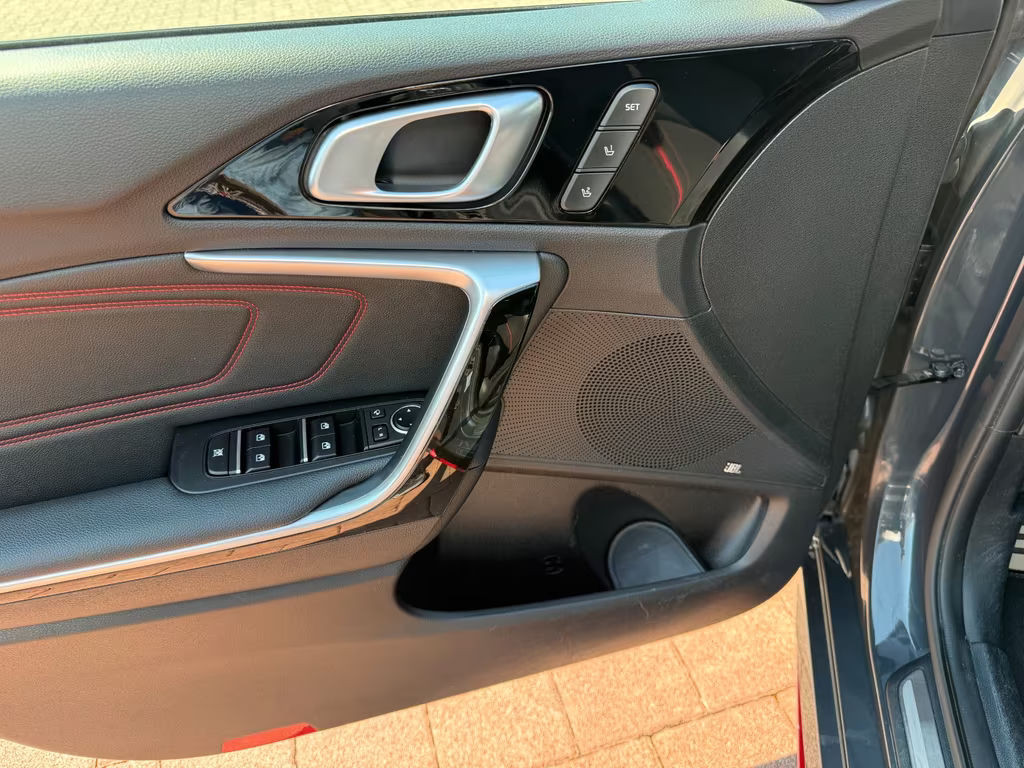 Kia ProCeed