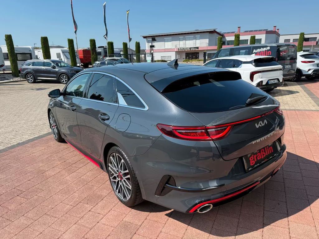 Kia ProCeed