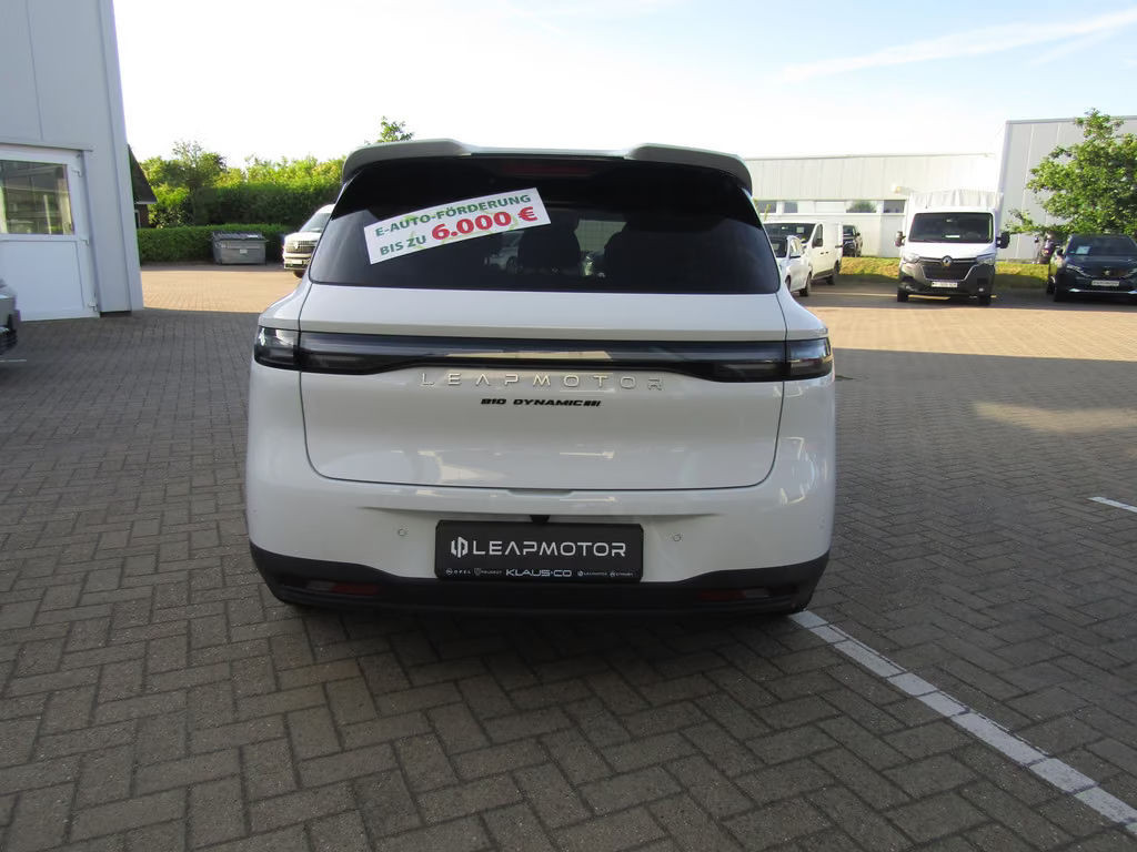 Leapmotor B10