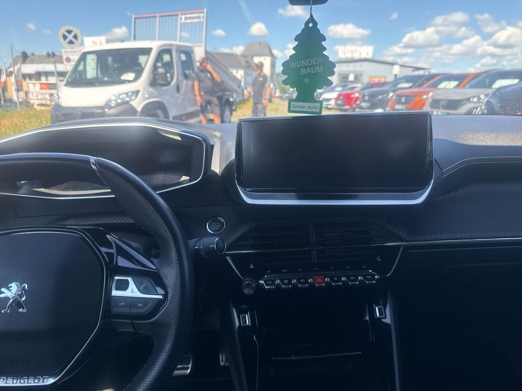 Peugeot e-2008