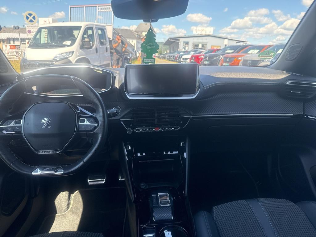 Peugeot e-2008