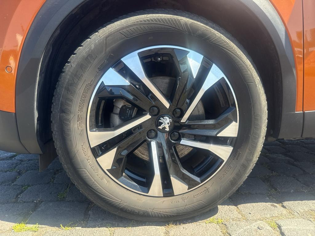 Peugeot e-2008