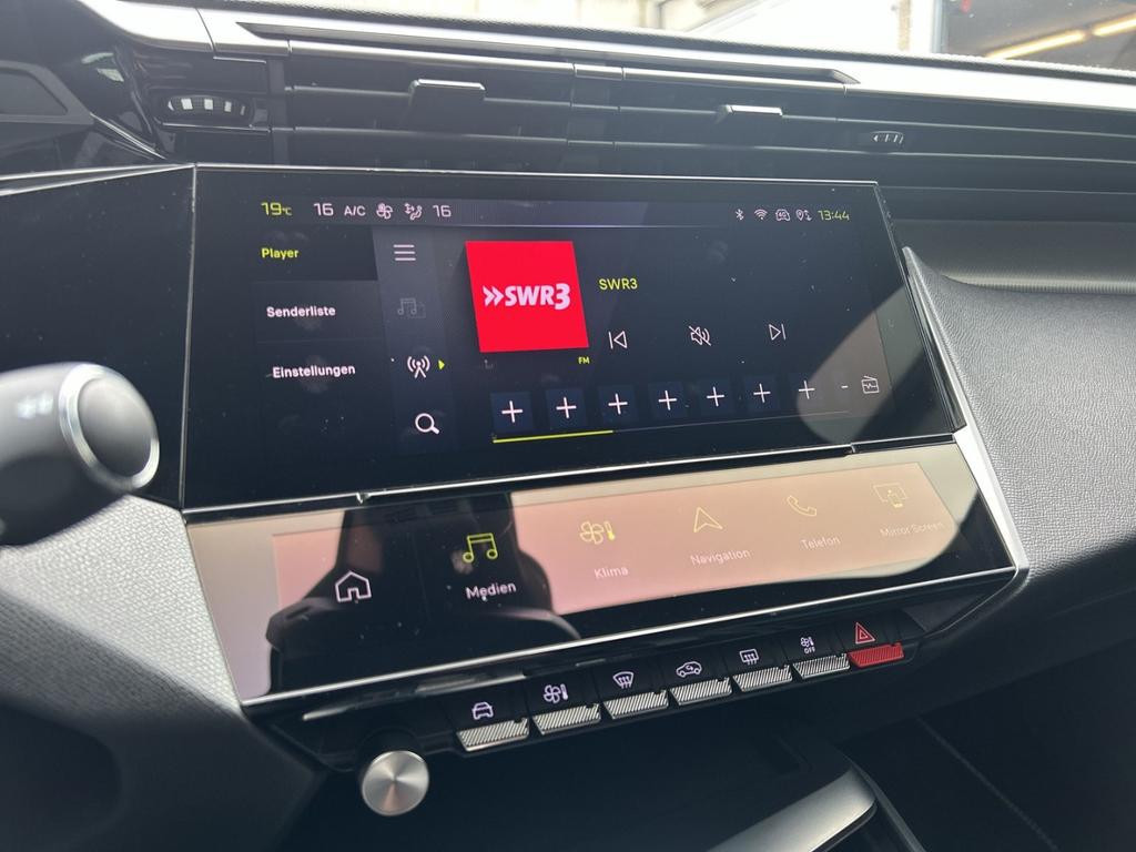 Peugeot e-308