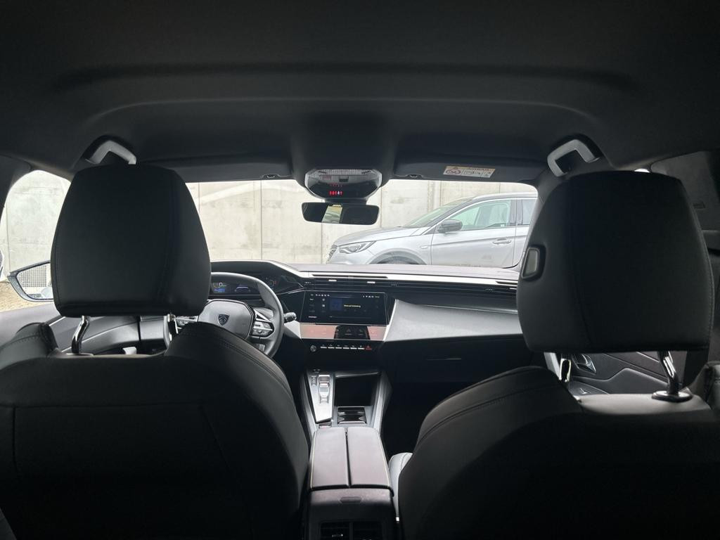 Peugeot e-308