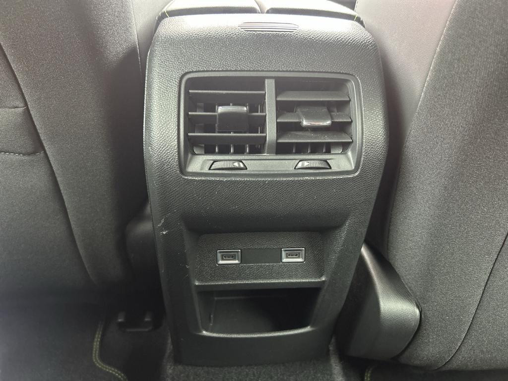 Peugeot e-308