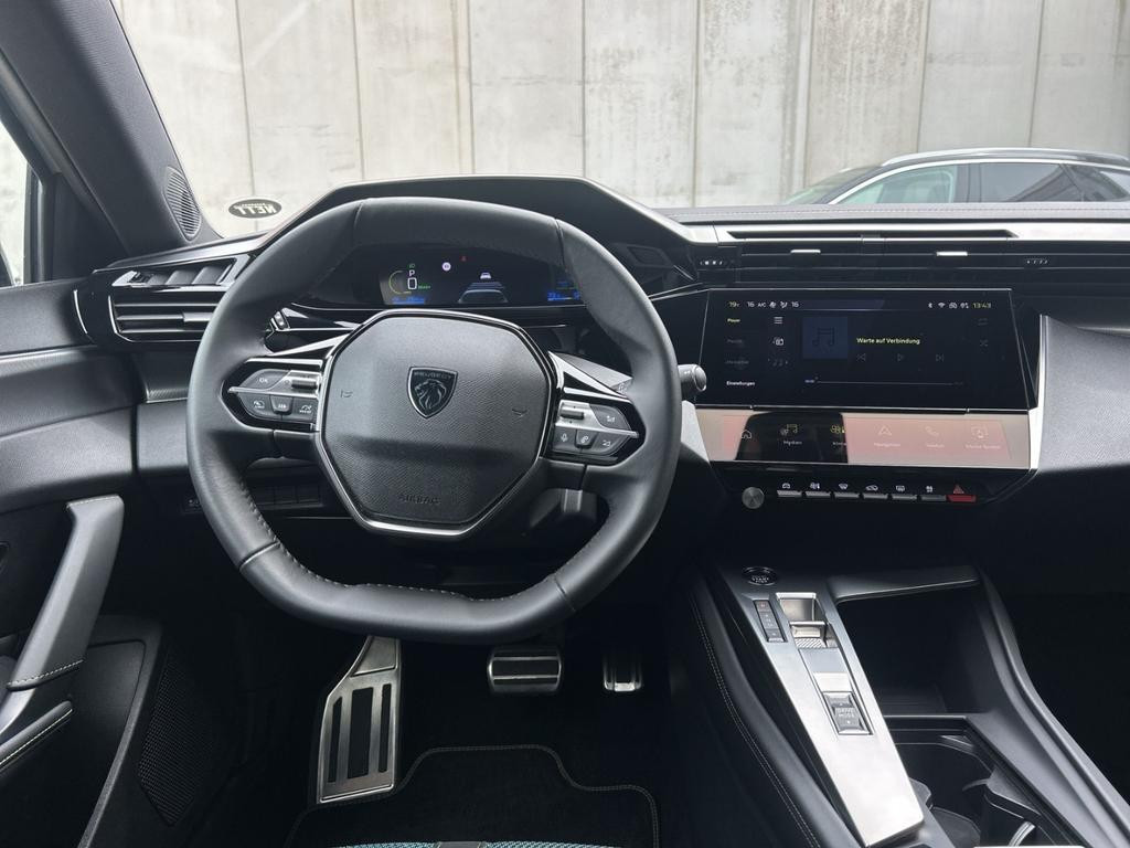 Peugeot e-308
