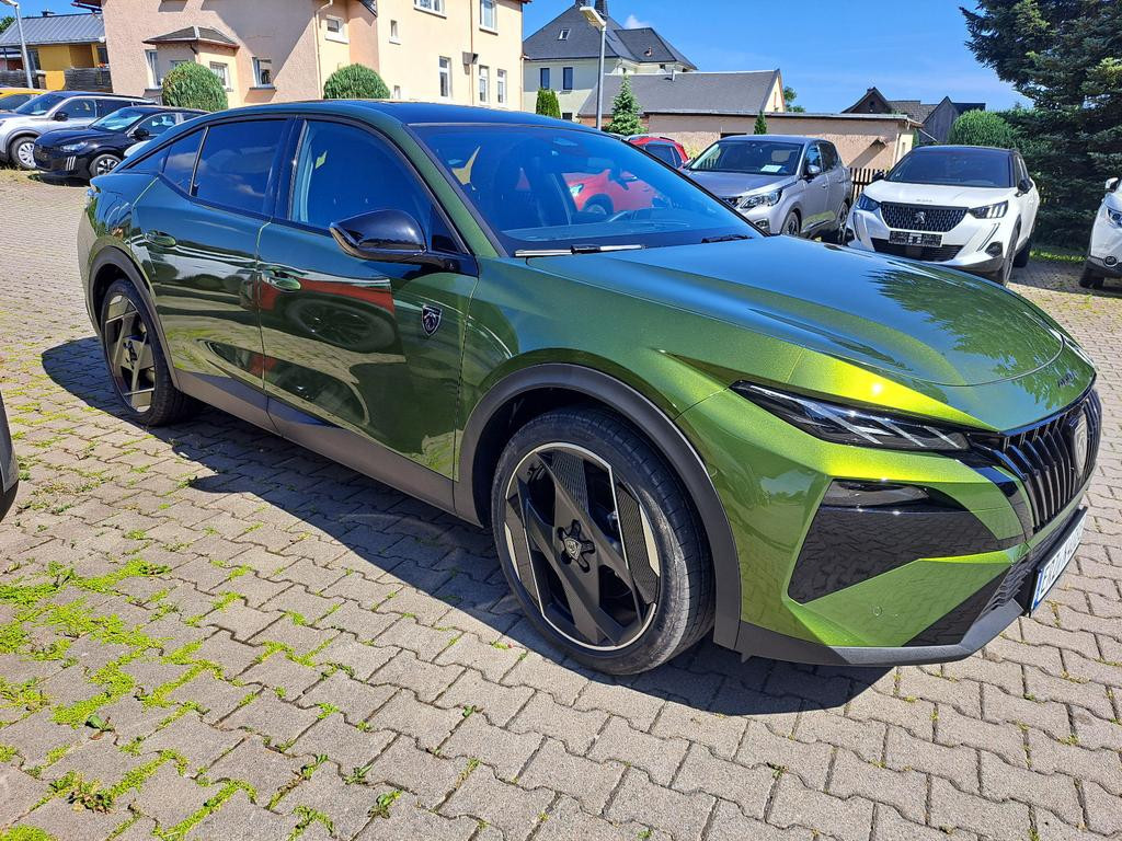 Peugeot 408