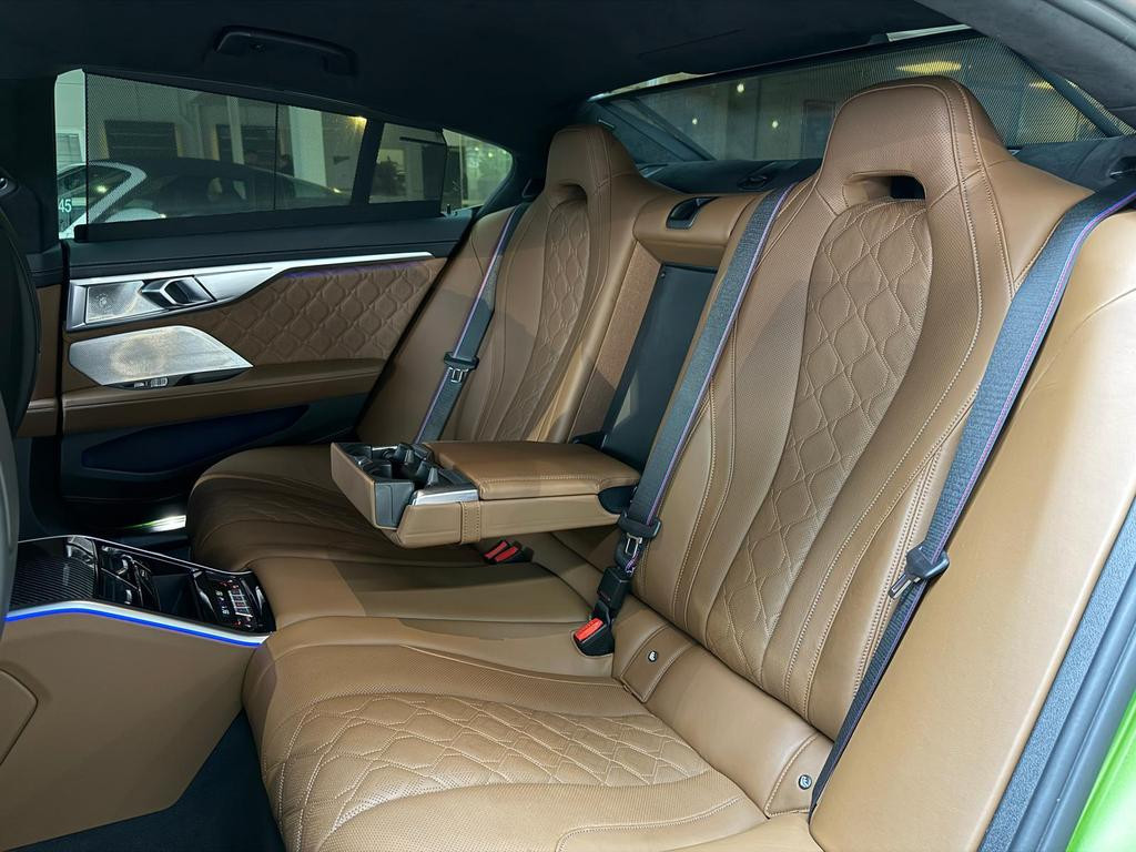 BMW M8