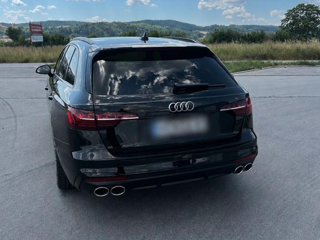 Audi S4