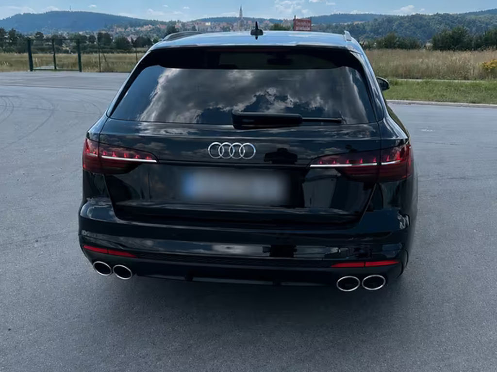 Audi S4