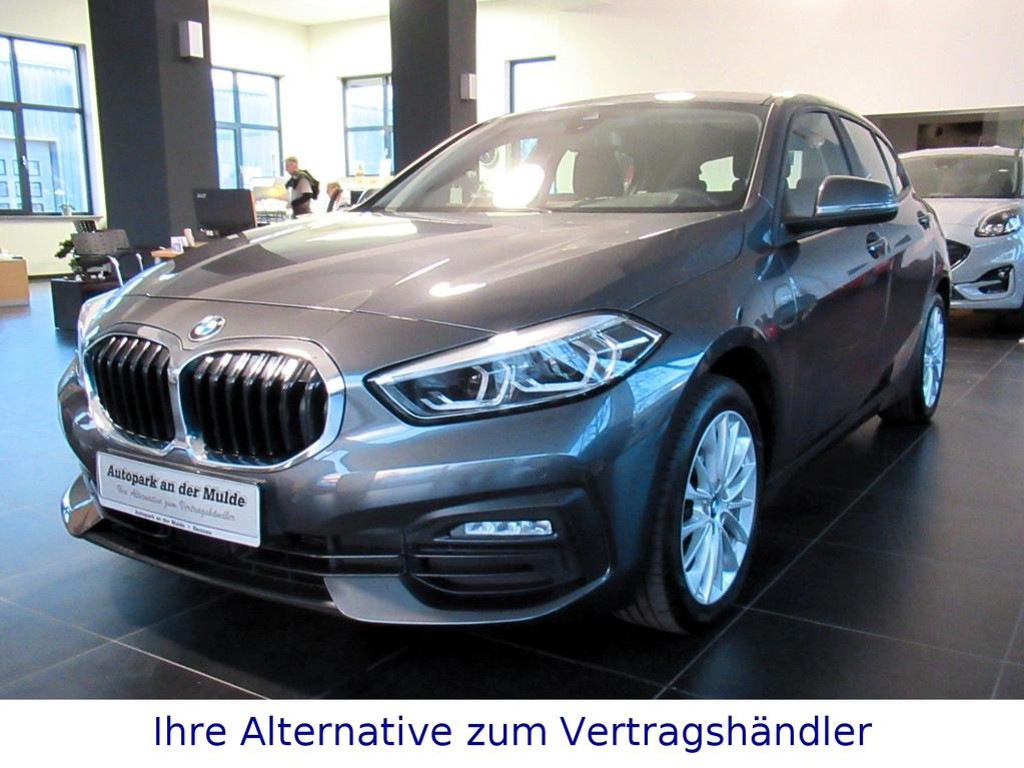 BMW 1 Serie 120 xDrive Sedan