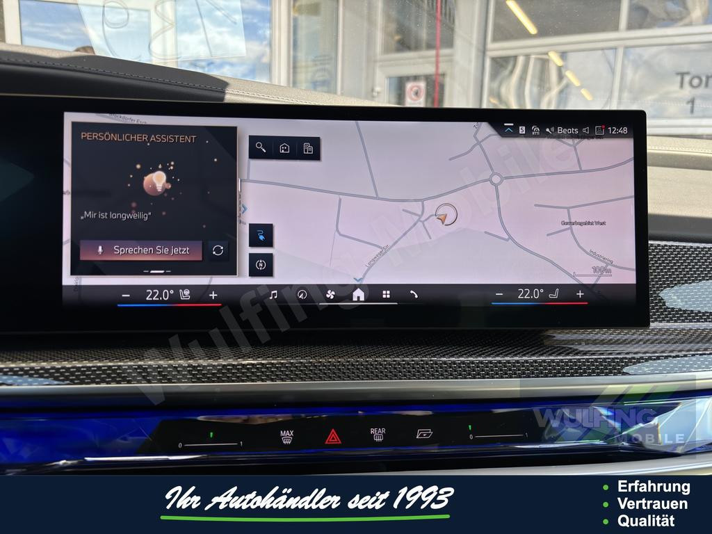 BMW i7