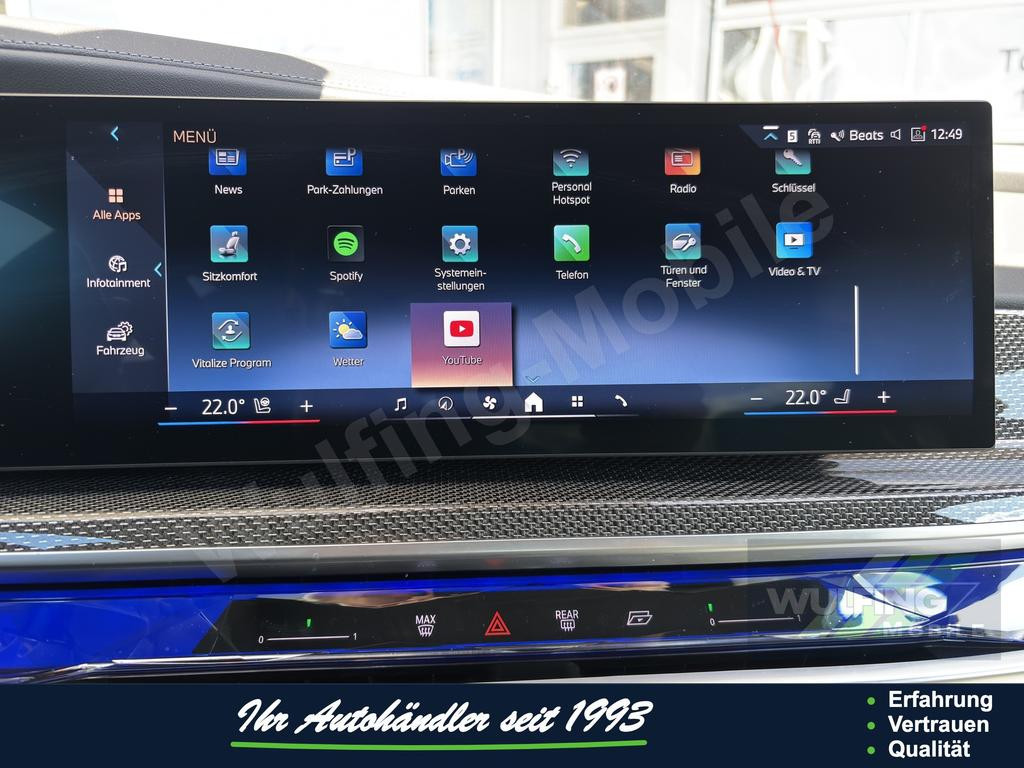 BMW i7