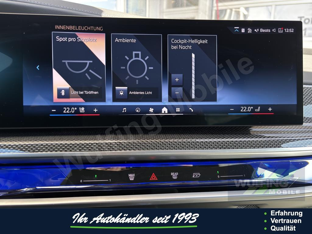 BMW i7