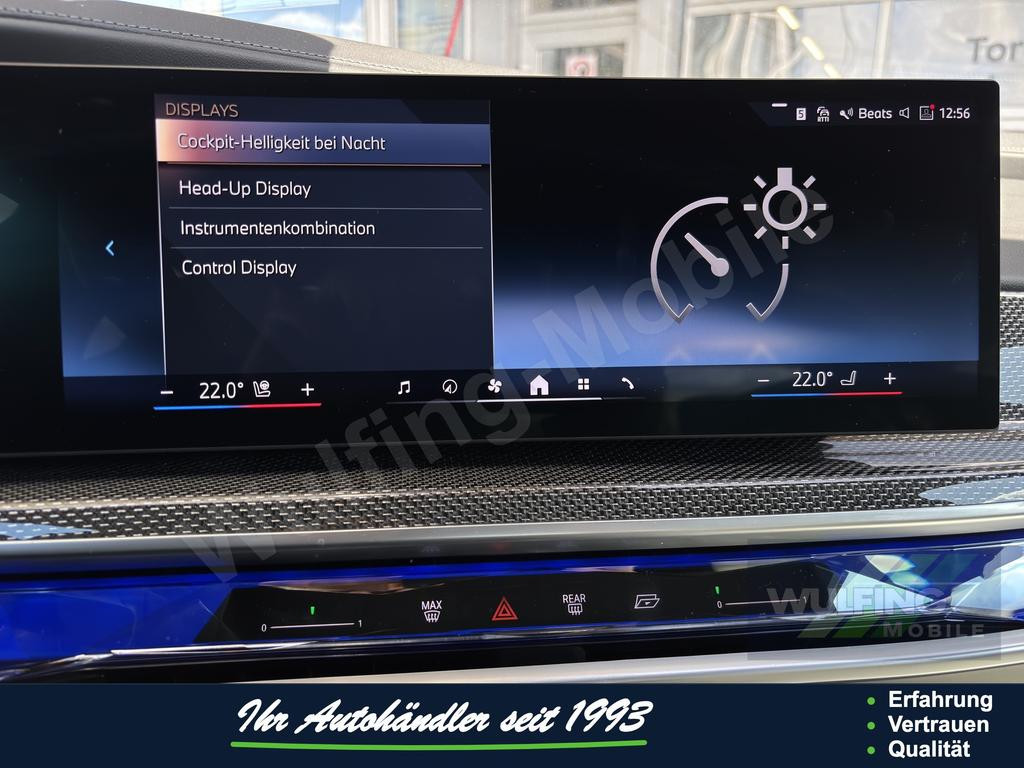 BMW i7