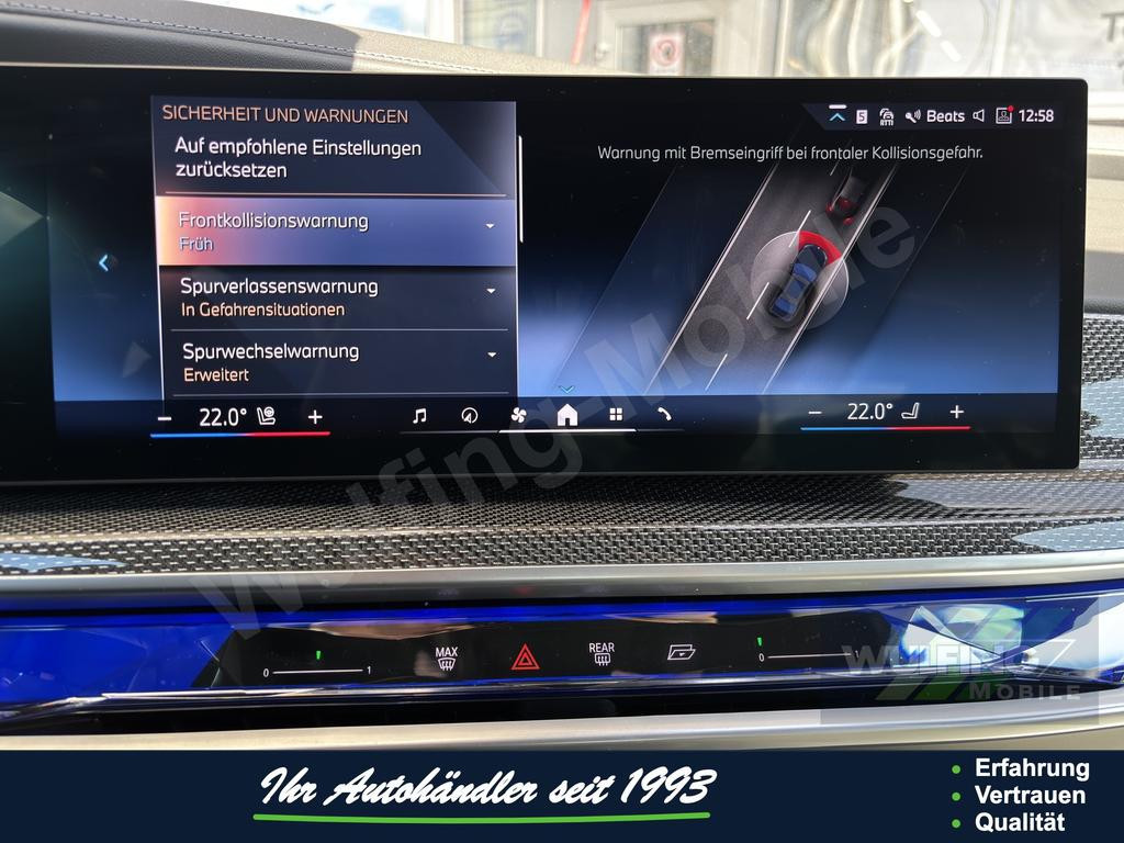 BMW i7