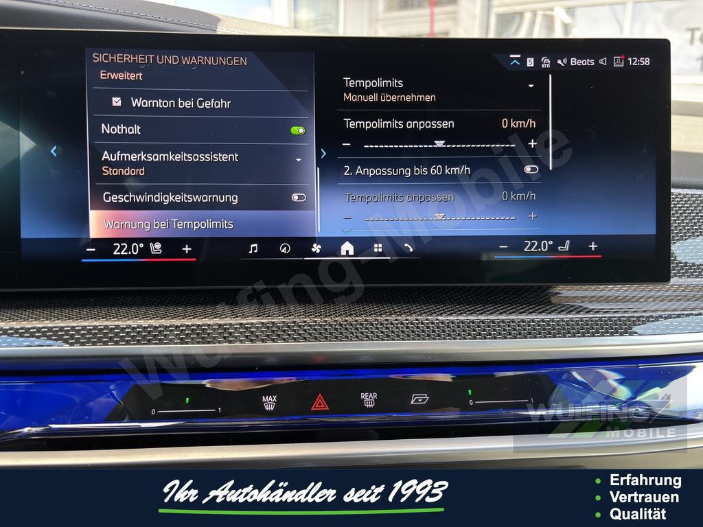 BMW i7