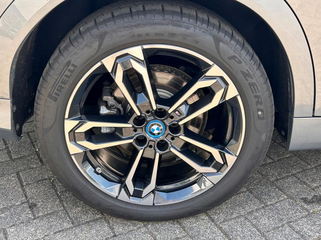 BMW iX2