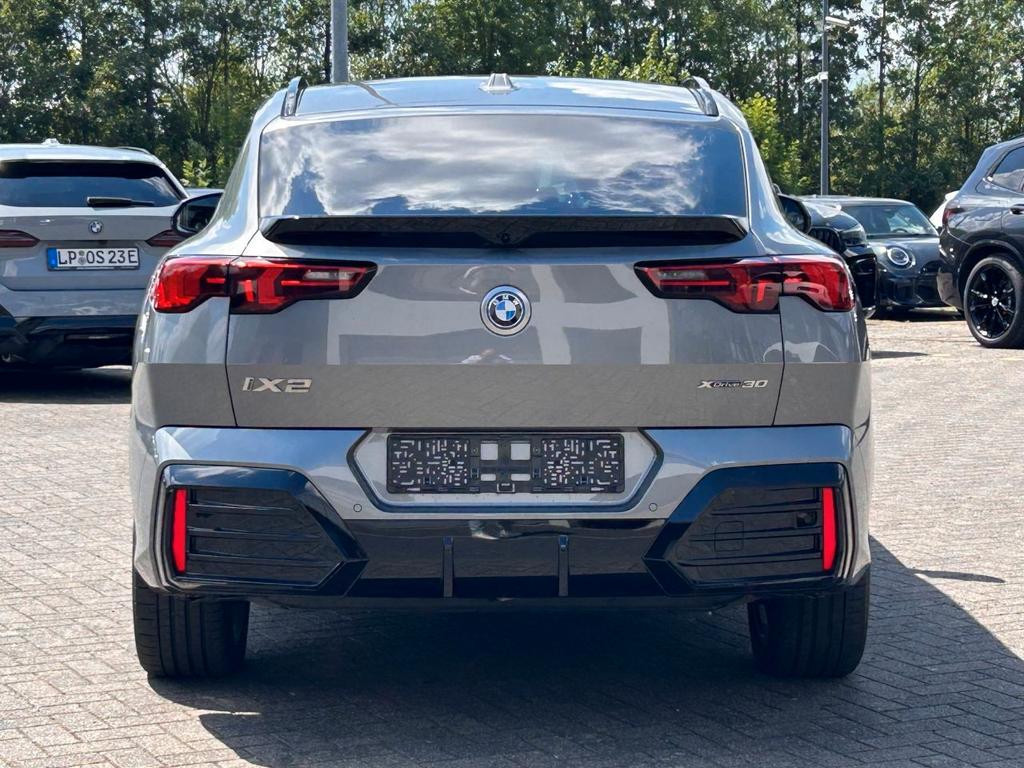 BMW iX2