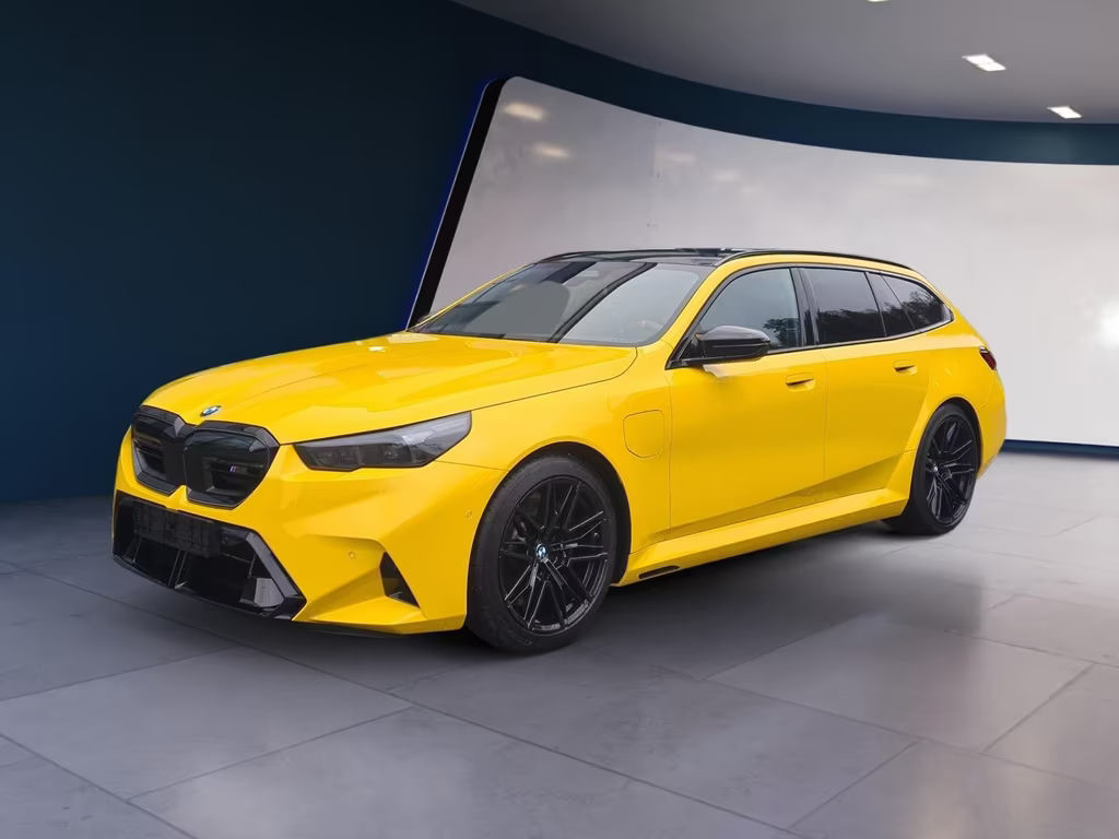 BMW M5 Touring Comfort+DrivAssistPlus+FFC+Pano