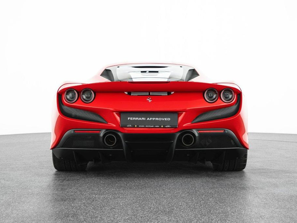 Ferrari F8