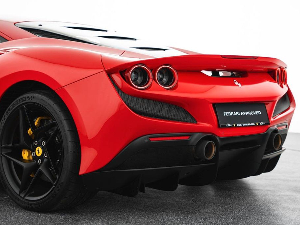 Ferrari F8