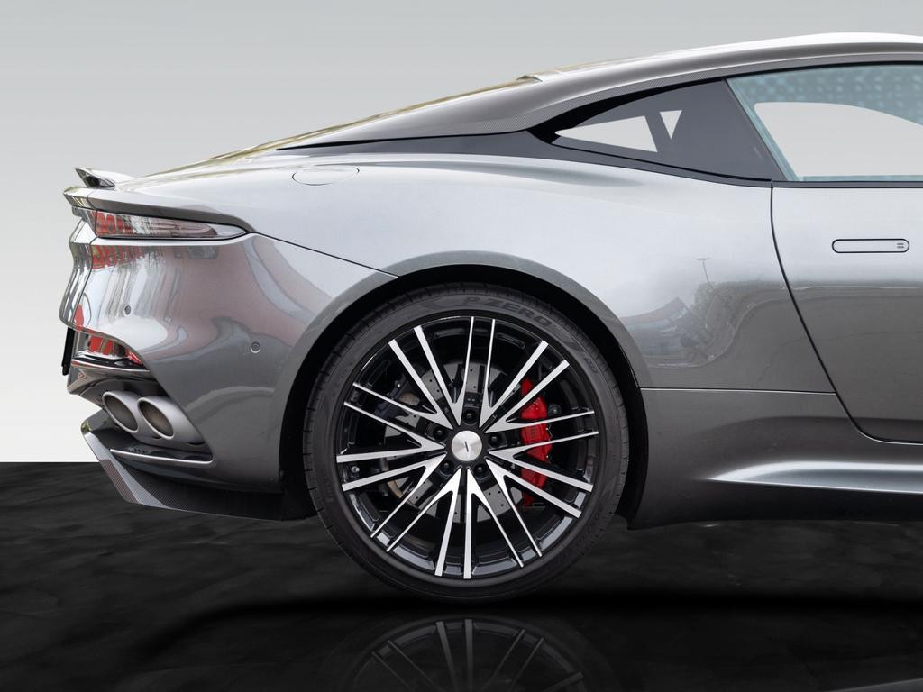 Aston Martin DBS