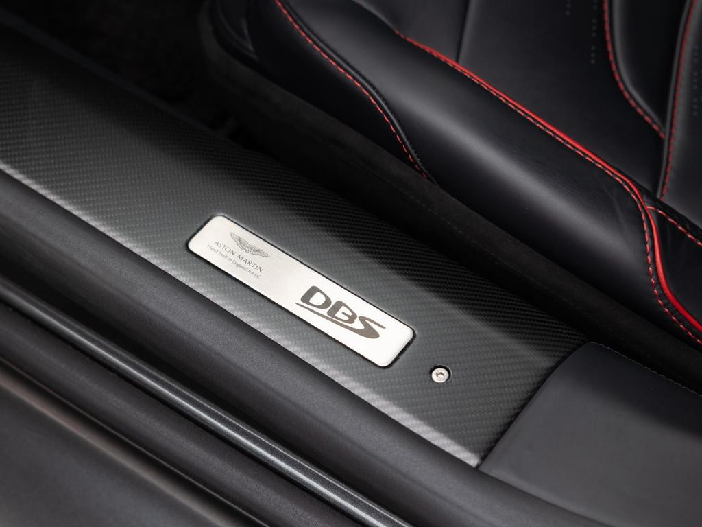 Aston Martin DBS
