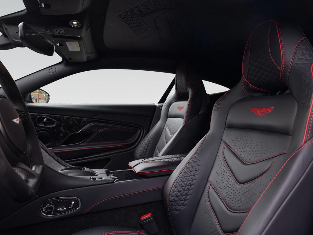 Aston Martin DBS
