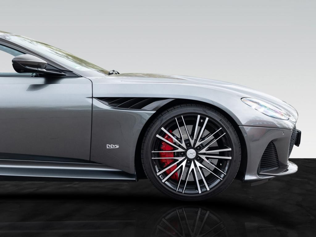 Aston Martin DBS