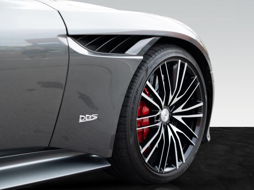Aston Martin DBS