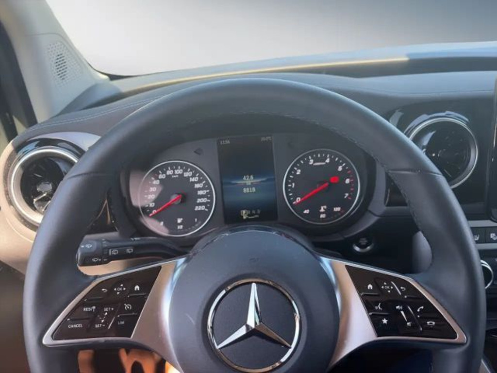 Mercedes-Benz T 180