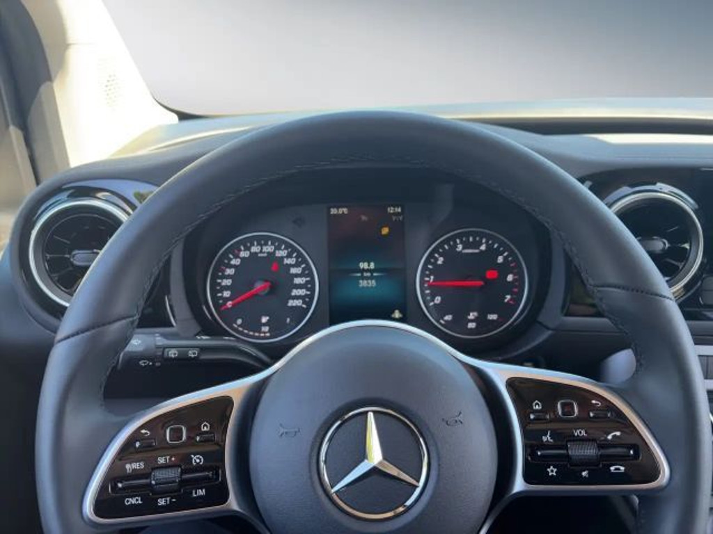 Mercedes-Benz T 180