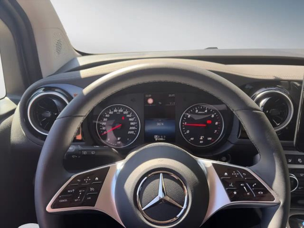 Mercedes-Benz T 180