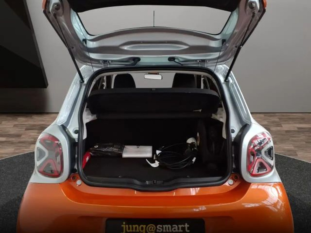 Smart EQ forfour