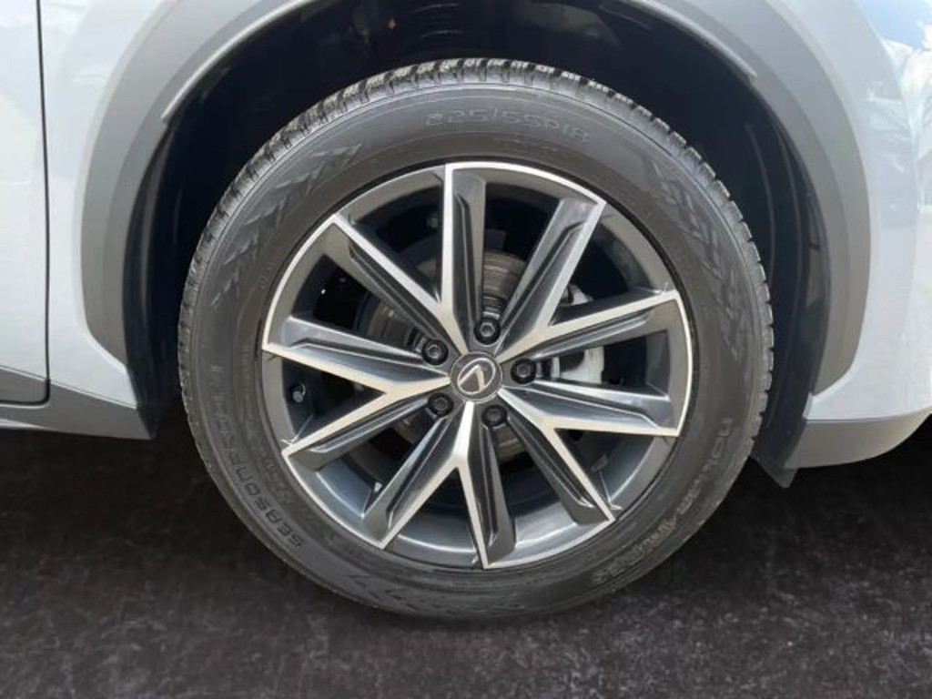 Lexus LBX