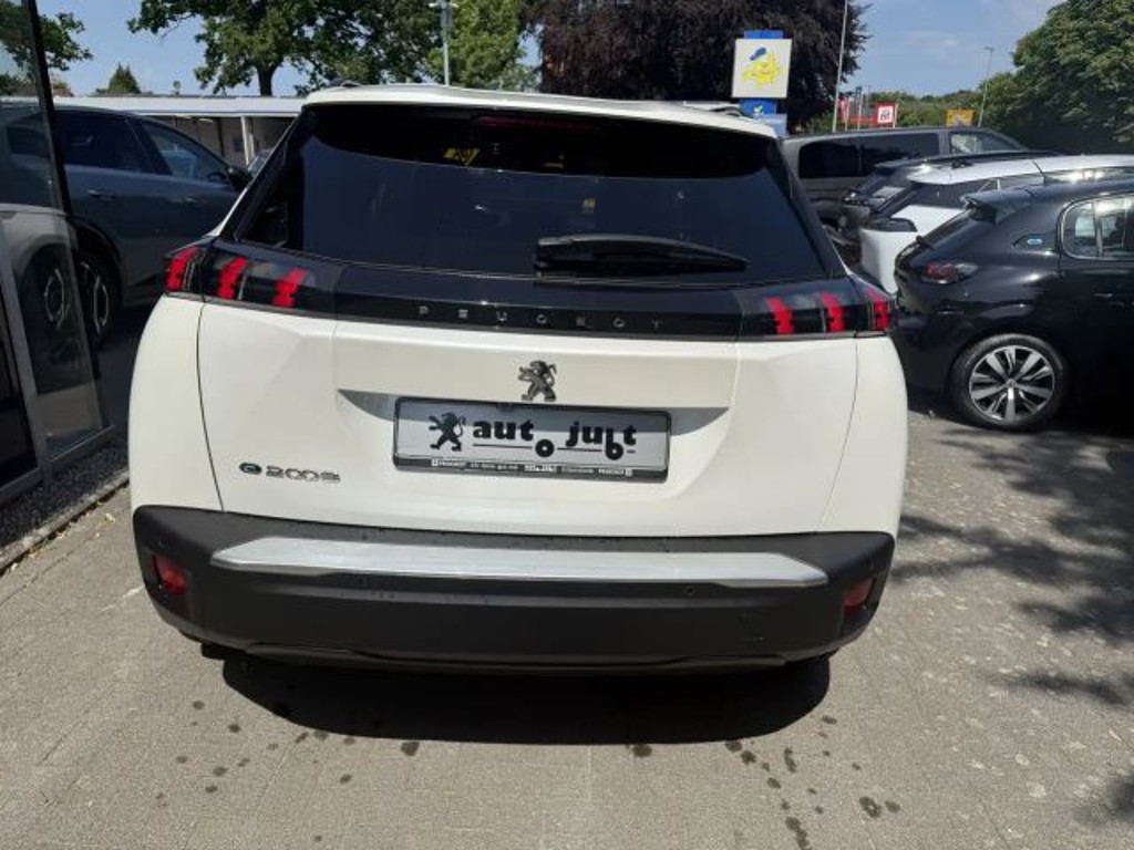 Peugeot e-2008