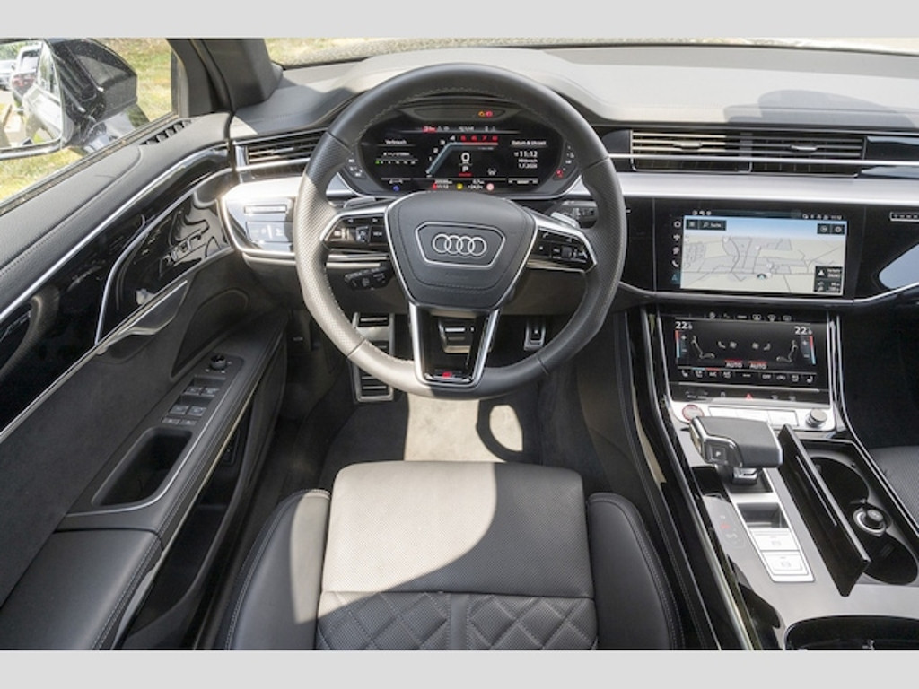 Audi S8