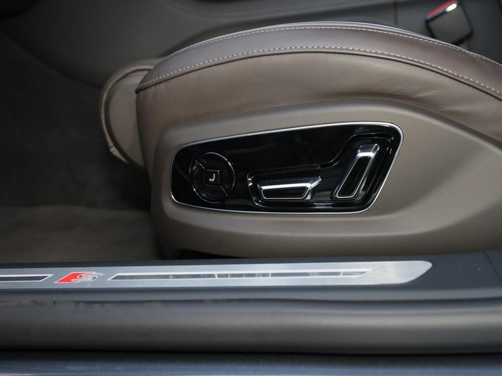 Audi S8