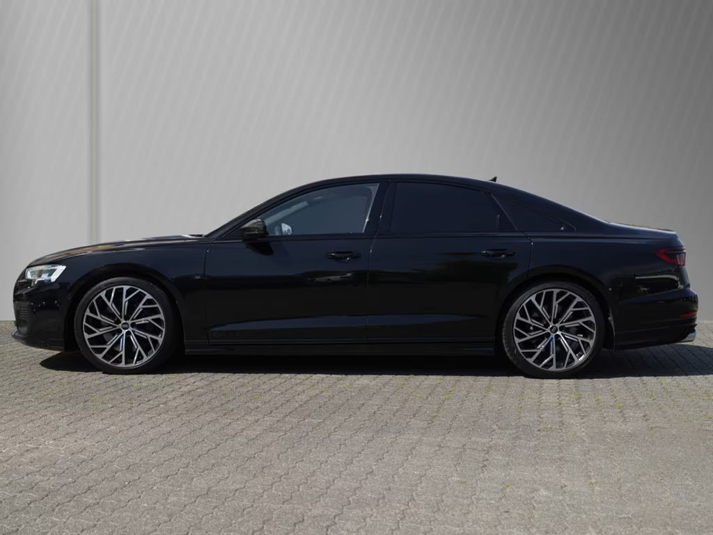 Audi S8