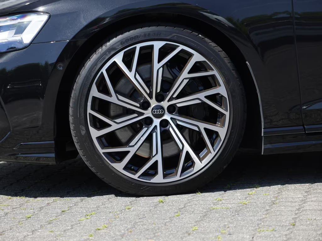 Audi S8
