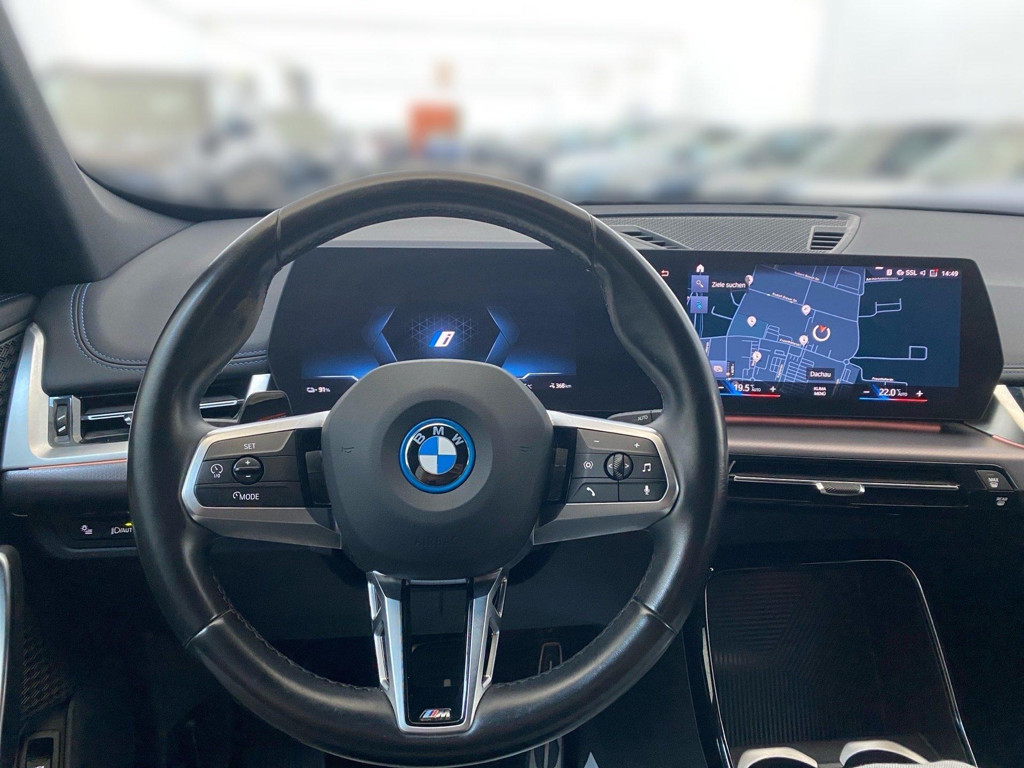 BMW iX1