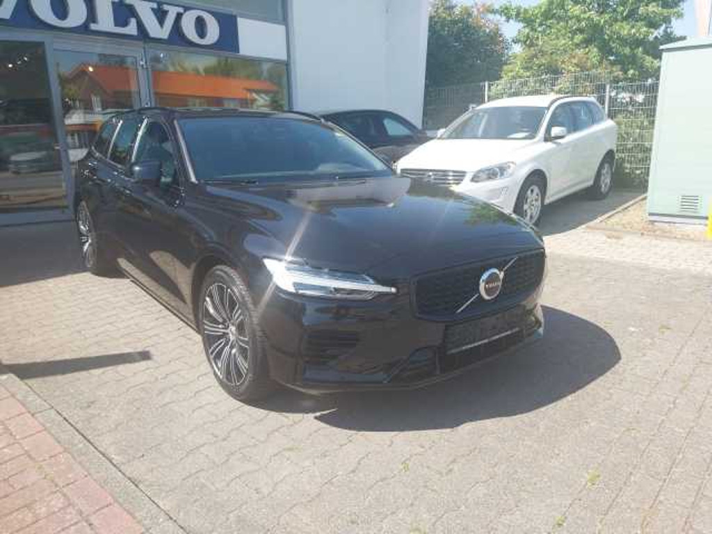 Volvo V60 AWD Hybrid Recharge Plus Dark