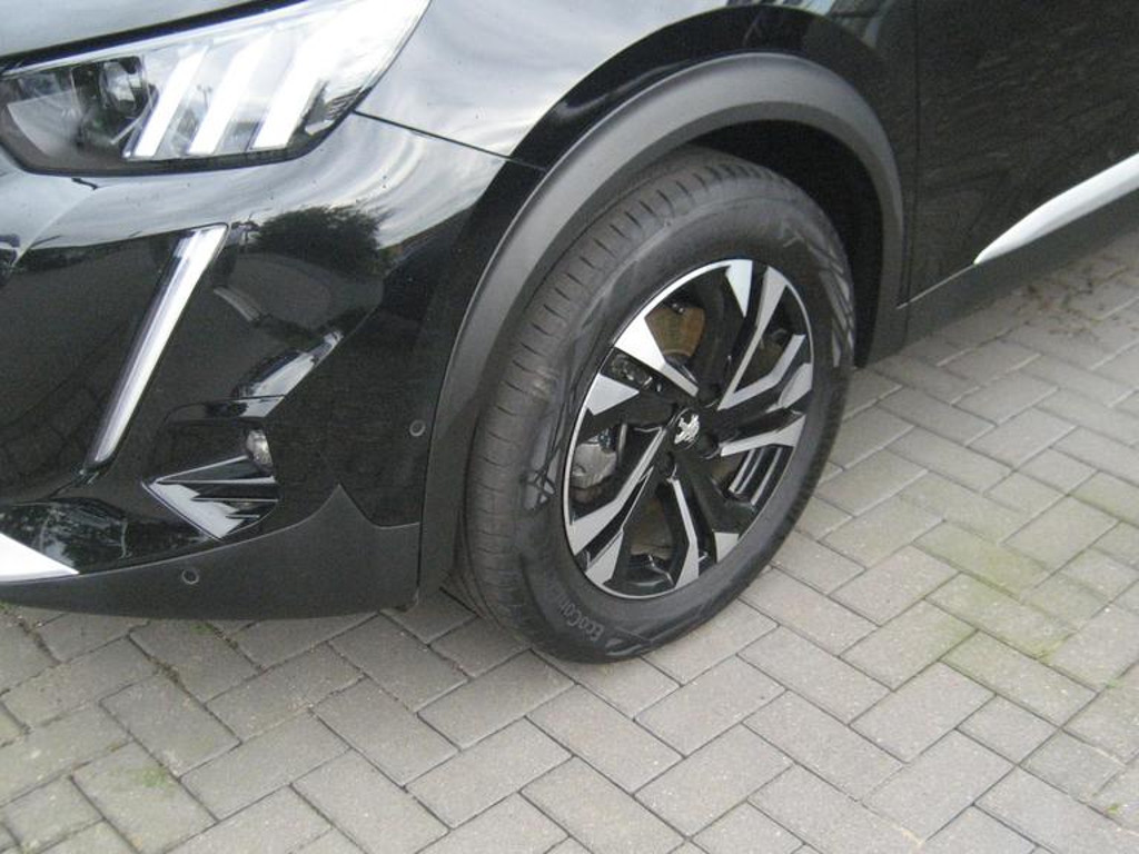 Peugeot e-2008
