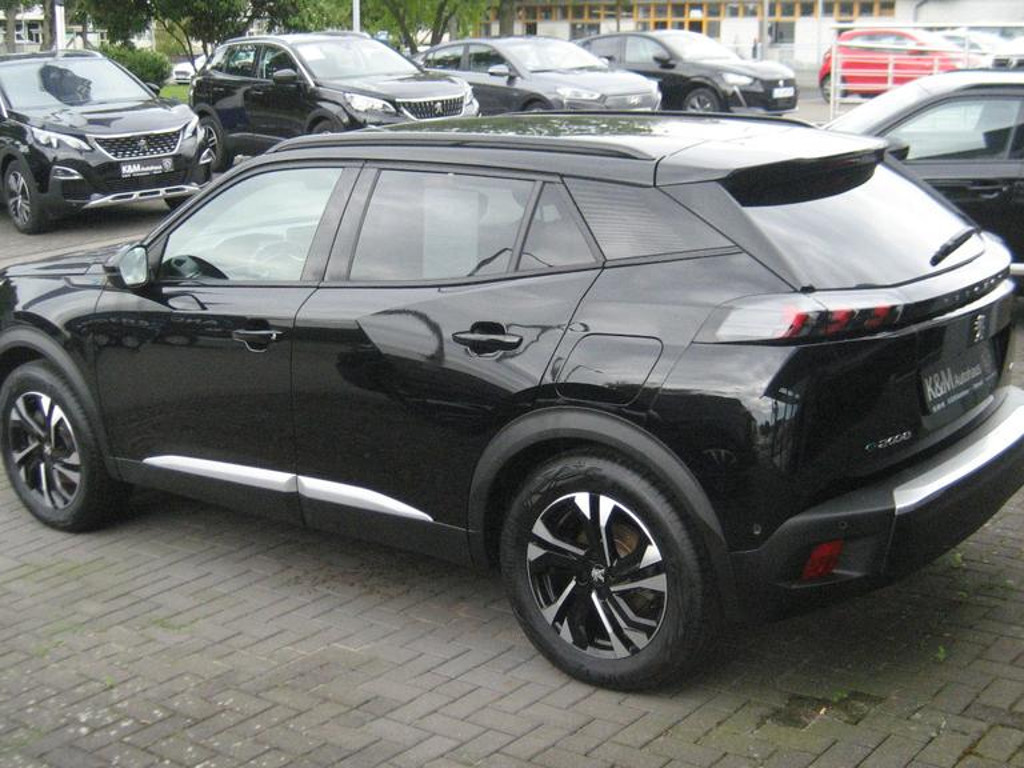 Peugeot e-2008