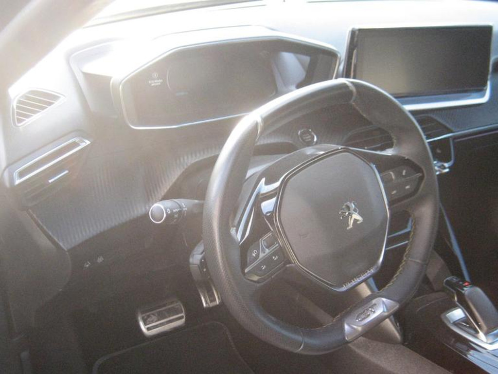 Peugeot e-2008