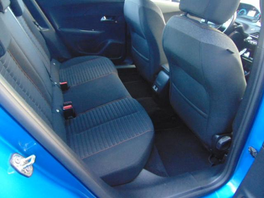 Peugeot e-2008