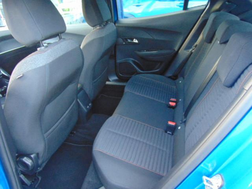 Peugeot e-2008