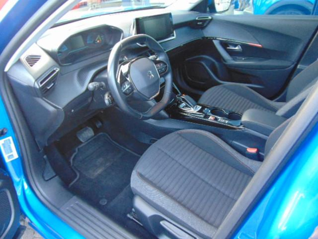 Peugeot e-2008